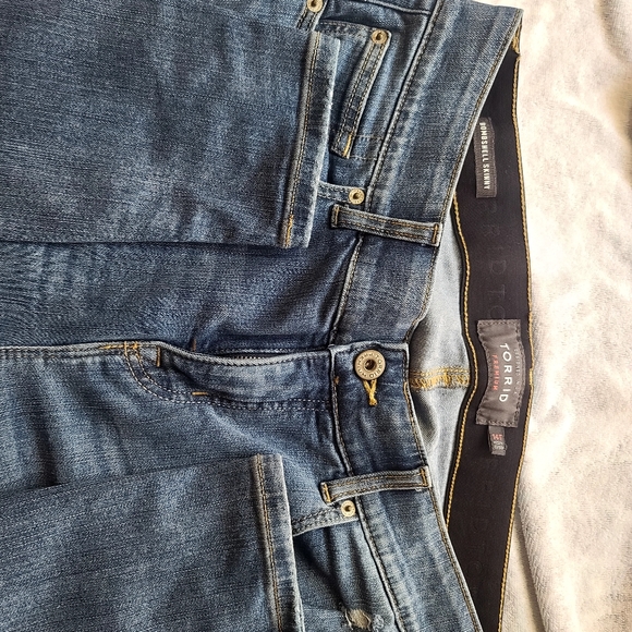 Size 14T Premium Bombshell Skinny Jean - Picture 4 of 4